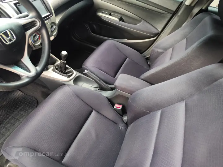 CITY 1.5 DX Sedan 16V