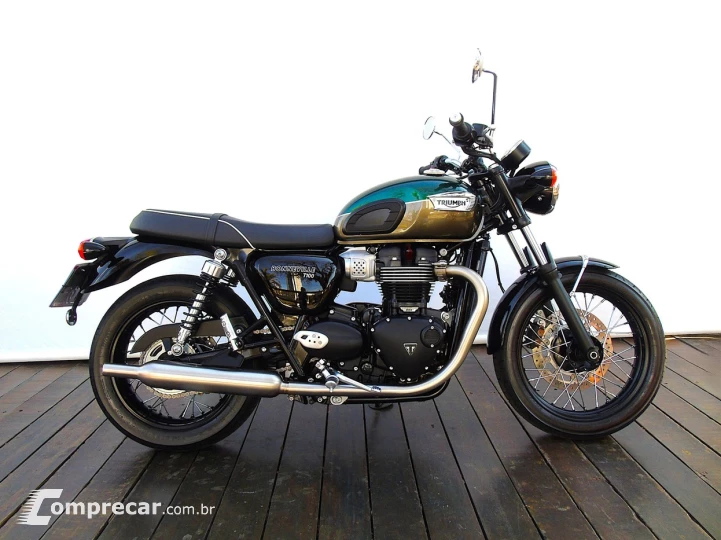 TRIUMPH BONNEVILLE T100 900