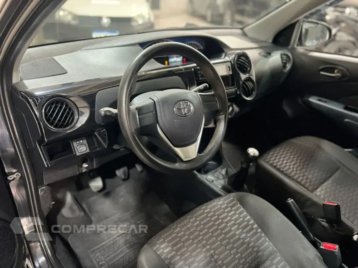 Etios Sedan 1.5 16V 4P FLEX PLATINUM