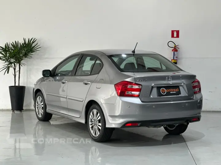 CITY 1.5 LX Sedan 16V