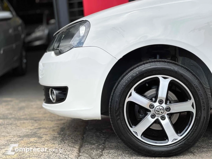 POLO SEDAN 1.6 MI 8V FLEX 4P MANUAL