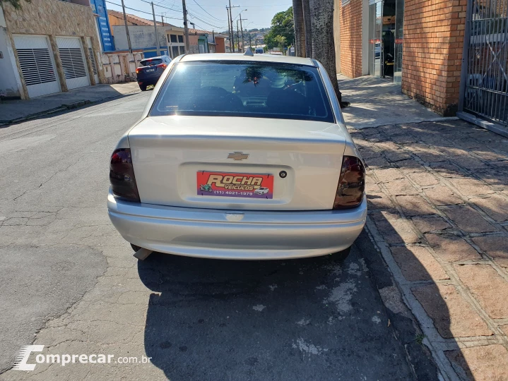 CORSA 1.0 MPFI Classic Sedan Life 8V