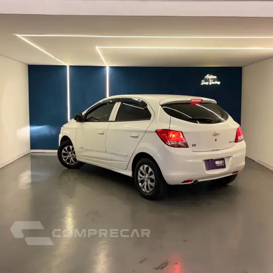 ONIX HATCH LT 1.0 8V FlexPower 5p Mec.