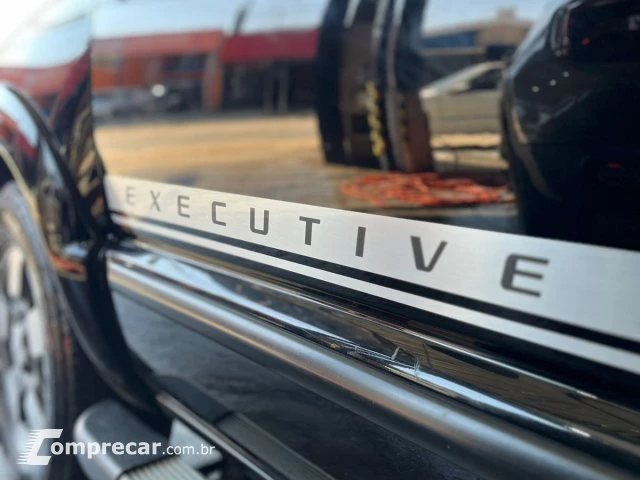 S10 - 2.4 MPFI EXECUTIVE 4X2 CD 8V 4P MANUAL