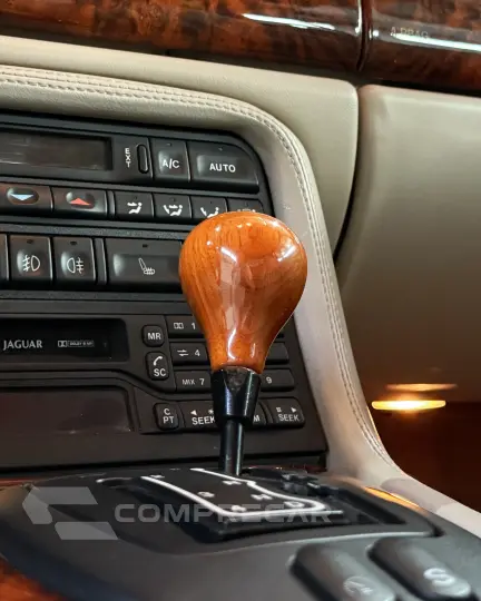 XK8 4.0 Conversível V8 32V