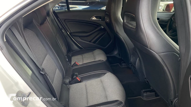 MERCEDES-BENZ CLA 180 1.6 CGI 7G-DCT