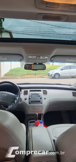 AZERA 3.3 MPFI GLS Sedan V6 24V