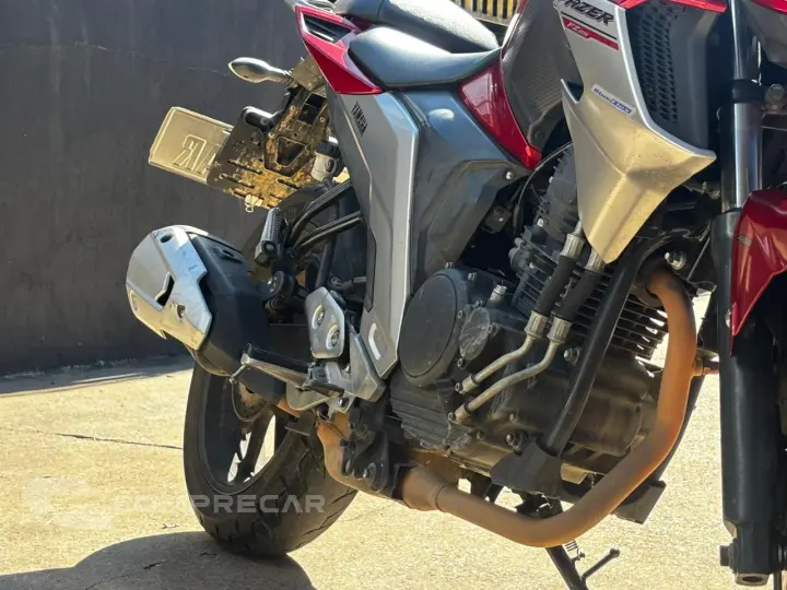 Fazer FZ25 250 cc
