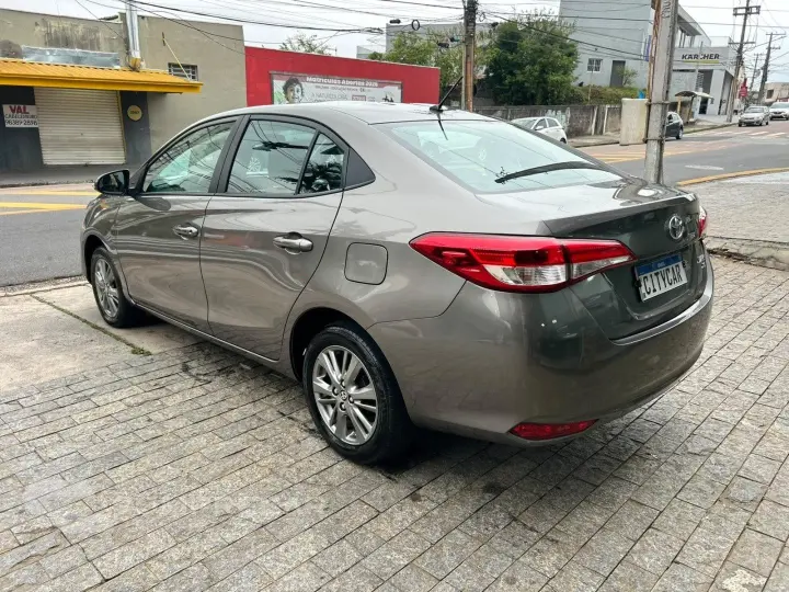YARIS 1.5 16V FLEX SEDAN XL PLUS CONNECT MULTIDRIVE
