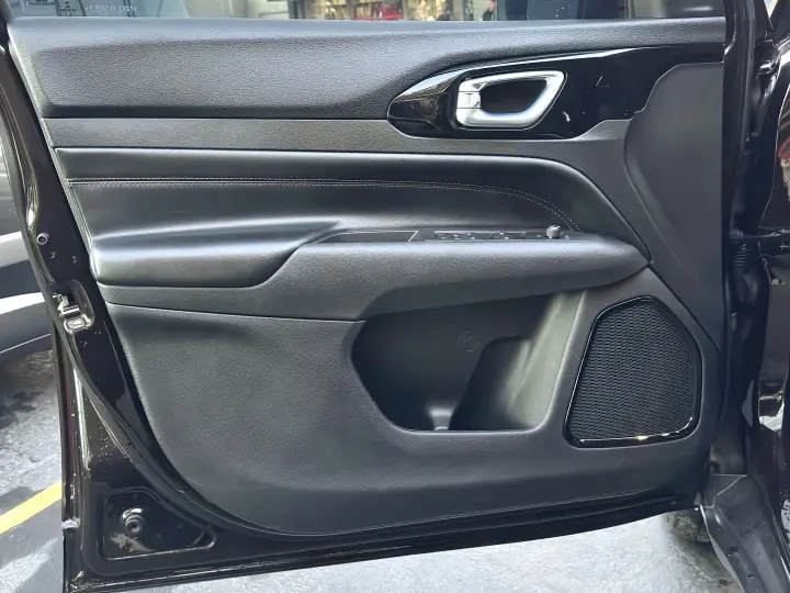 COMPASS 2.0 TD380 TURBO DIESEL LIMITED AT9