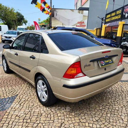 Focus Sedan 2.0 16V/2.0 16V Flex 4p