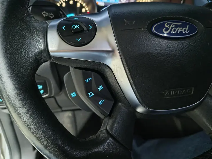 FOCUS 2.0 Titanium Sedan 16V