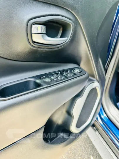 RENEGADE 1.8 16V Longitude