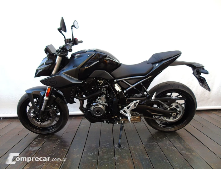 SUZUKI GSX-8S