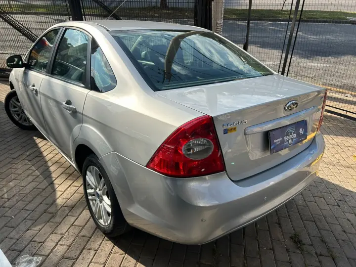 Focus Sedan 2.0 16V/2.0 16V Flex 4p