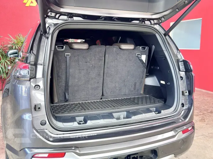 COMMANDER 1.3 T270 TURBO FLEX OVERLAND AT6