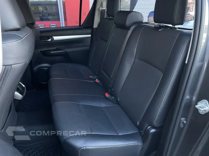 HILUX 2.8 D-4D TURBO DIESEL CD SRX PLUS 4X4 AUTOMÁTICO