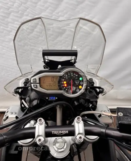 TRIUMPH TIGER 800 XCA