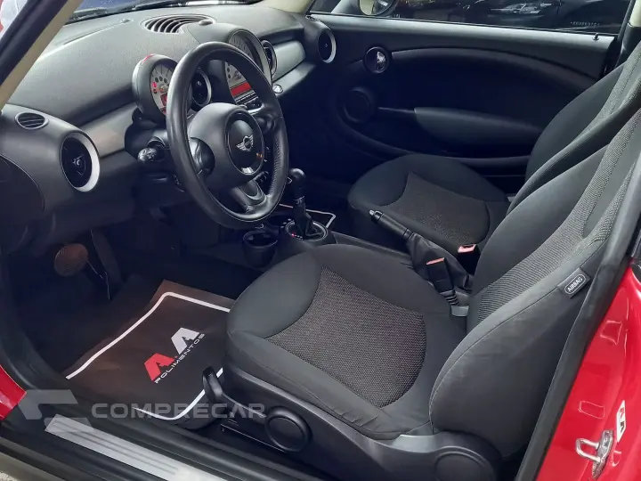 One 1.6 16V Gasolina 2P Automático