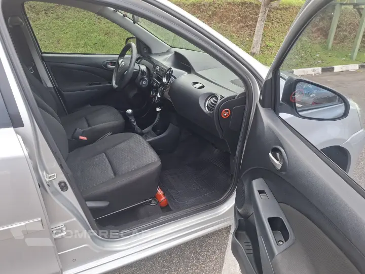 ETIOS 1.5 XS 16V FLEX 4P MANUAL