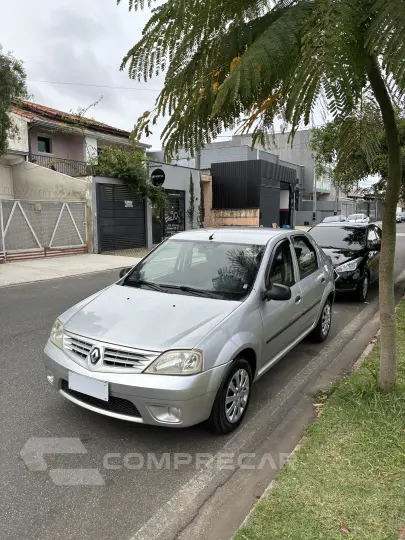 LOGAN 1.0 12V SCE Expression