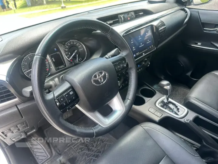 HILUX 2.8 D-4D TURBO DIESEL CD SRX PLUS 4X4 AUTOMÁTICO