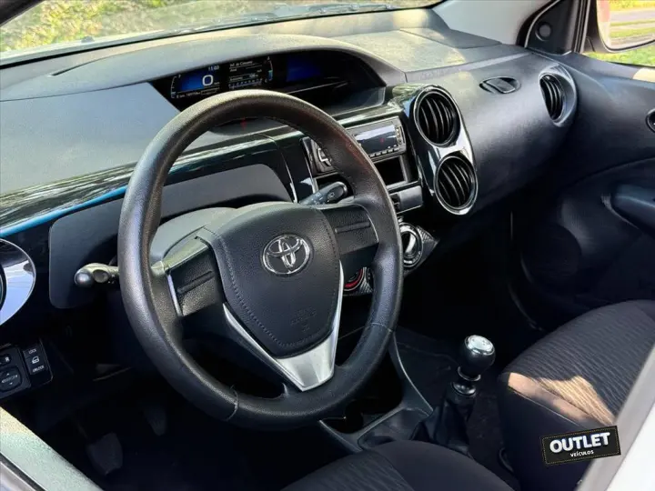 ETIOS 1.3 X 16V FLEX 4P MANUAL