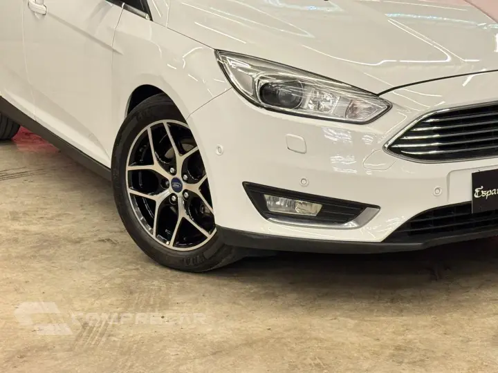 Focus 2.0 Titanium 16V Flex 4P Powershift