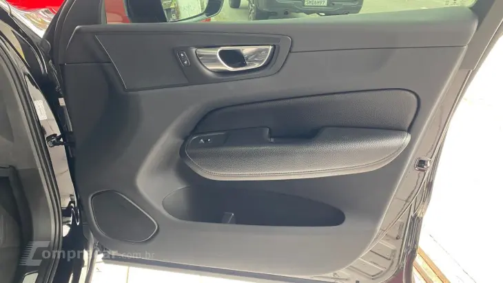 VOLVO XC60 2.0 D5 MOMENTUM AWD