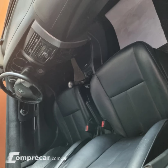 LIVINA 1.6 S X-gear 16V