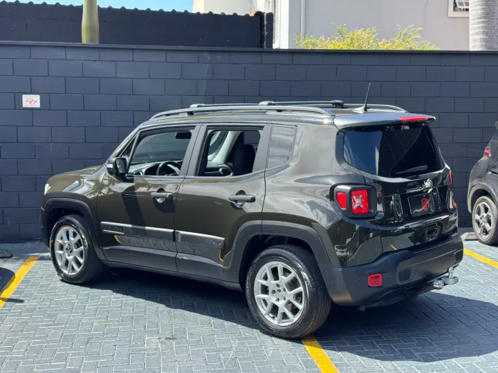 RENEGADE 1.8 16V Sport