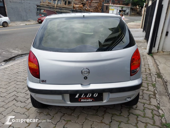 CELTA 1.0 MPFI Life 8V