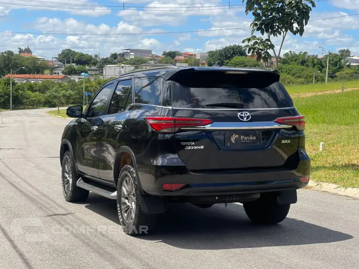 HILUX SW4 2.8 D-4d Turbo Diamond 7L 4X4