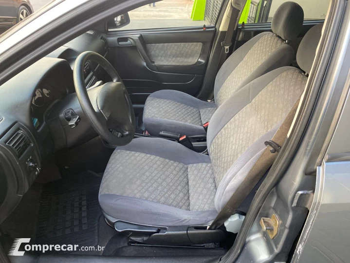 ASTRA 1.8 MPFI Sedan Comfort 8V