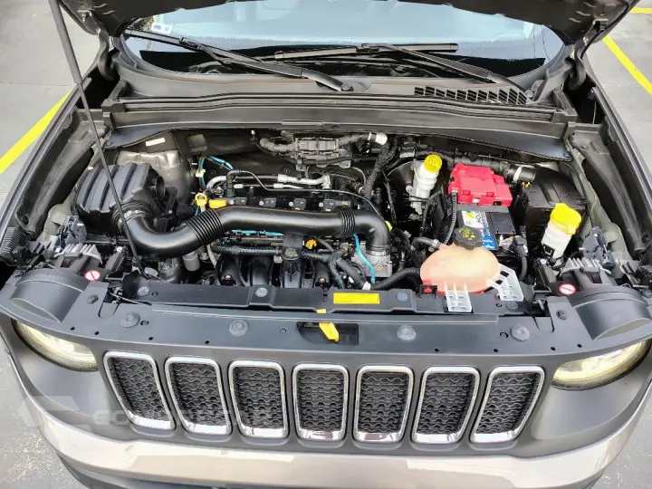 Renegade Longitude 1.8 4x2 Flex 16V Aut.