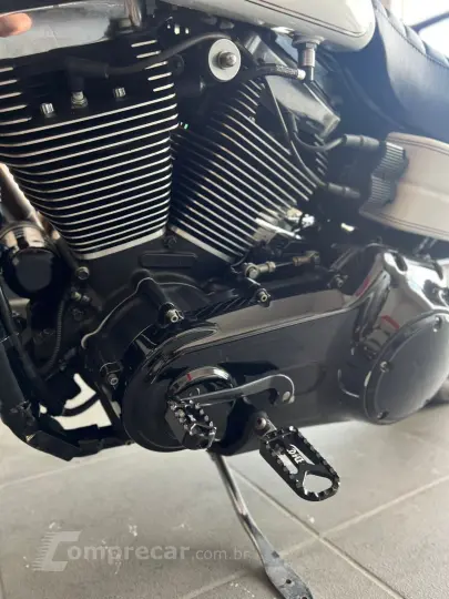 DYNA SUPER GLIDE CUSTOM