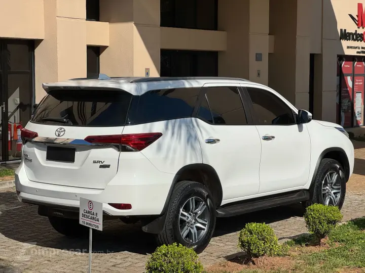 HILUX SW4 2.7 SRV 7 Lugares 4X2 16V