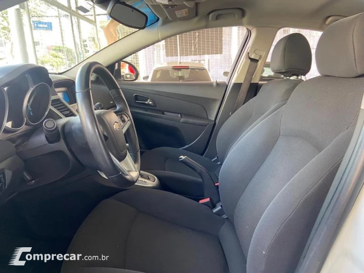 CRUZE SEDAN LT