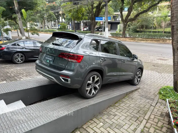 TAOS 1.4 250 TSI Highline