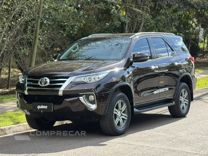 HILUX SW4 2.7 SRV 7 Lugares 4X2 16V