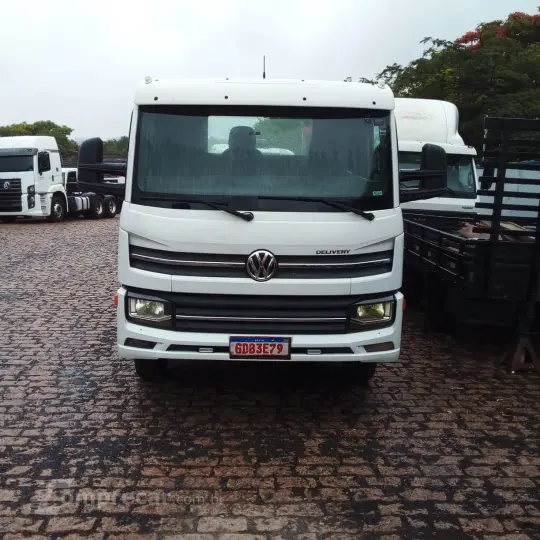 11.180 DRC 4X2 COM PLATAFORMA