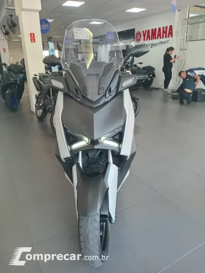 XMAX 250 CONNECTED