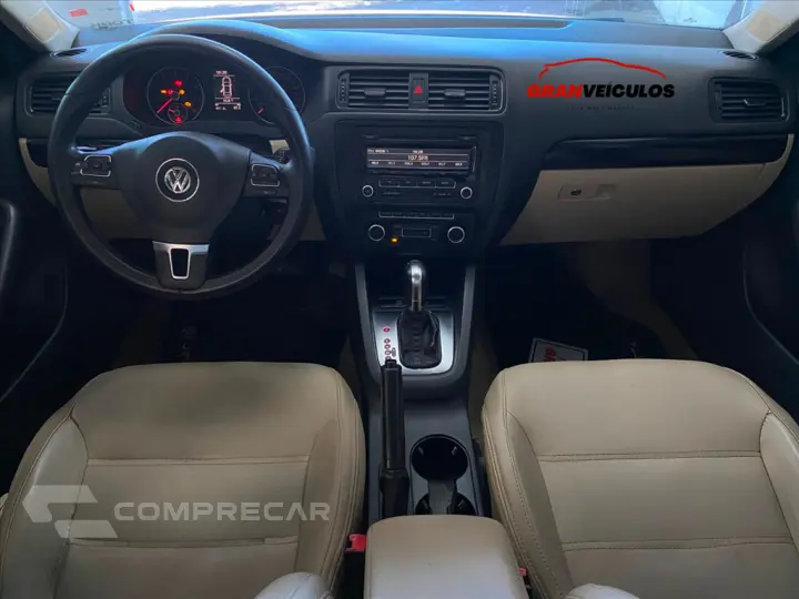 JETTA 2.0 COMFORTLINE FLEX 4P TIPTRONIC