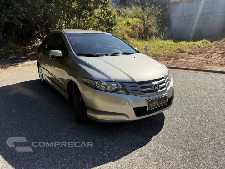 CITY 1.5 DX Sedan 16V