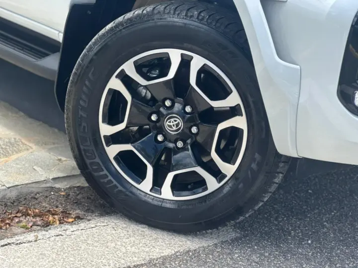 HILUX 2.8 D-4D TURBO DIESEL CD SRX PLUS 4X4 AUTOMÁTICO