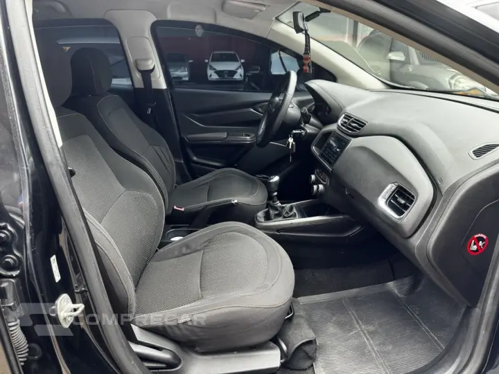 Onix Hatch 1.4 4P FLEX LT