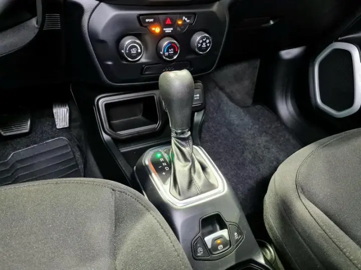 RENEGADE SPORT 1.8 4X2 FLEX 16V AUT.