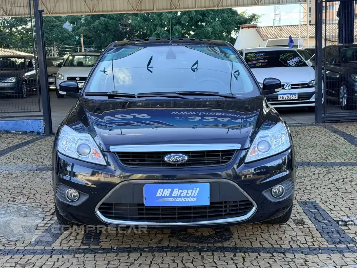 FOCUS 2.0 Titanium Hatch 16V