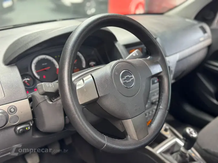 VECTRA 2.0 MPFI GT Hatch 8V