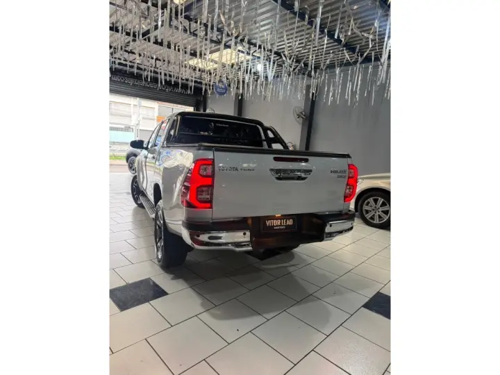 HILUX 2.8 D-4D TURBO DIESEL CD SRX 4X4 AUTOMÁTICO